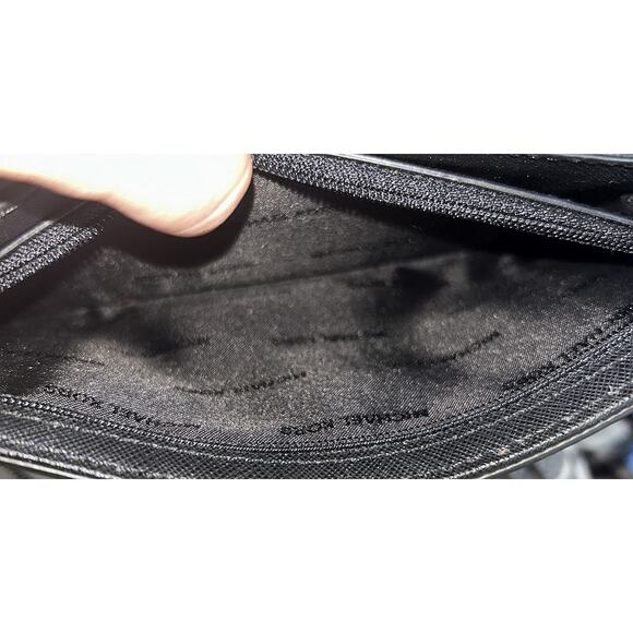 Michael Kors Jet Set Pebbled Leather Smartphone Black Crossbody Authenticated - Picture 10 of 15